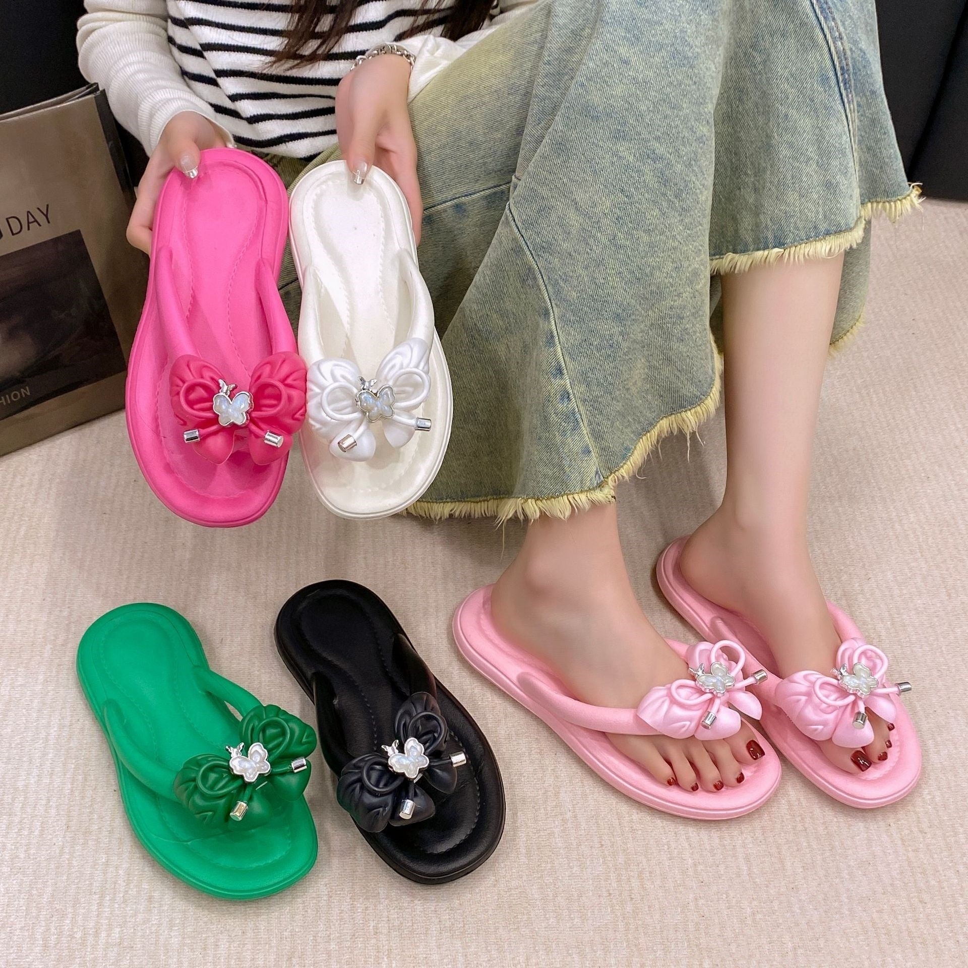 Women’s outdoor slippers, pink slide design with floral butterfly bow accents
